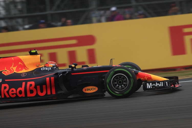 Verstappen: 'Shouldn't happen at a top team'