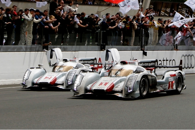 Andre Lotterer leads the Audi formation finish across the line after 24 hours (Photo Credit: Audi Motorsport)