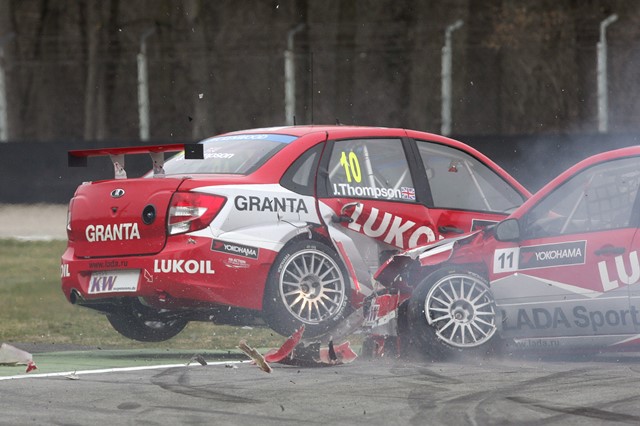 Ladas crashing - Photo Credit: FIA WTCC