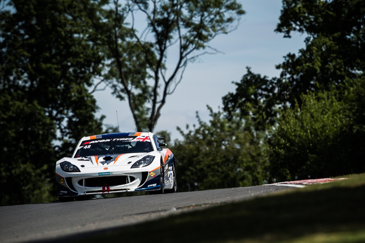 Fox Motorsport took their first British GT4 pole position (Credit: Tom Loomes Photography)