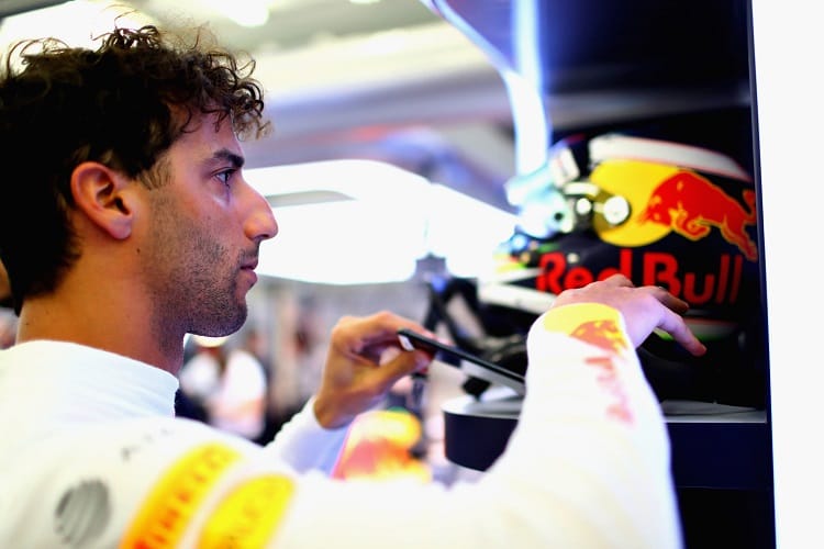 Daniel Ricciardo is looking for an immediate response to his retirement in Bahrain this weekend in China