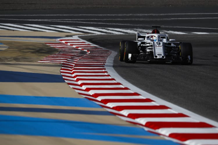 Marcus Ericsson drives at the Bahrain Grand Prix