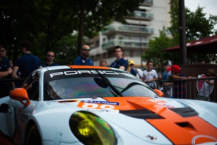 #86 GULF RACING / GBR / Porsche 911 RSR (991) - Le Mans 24 Hour - Place de la République - Le Mans - France