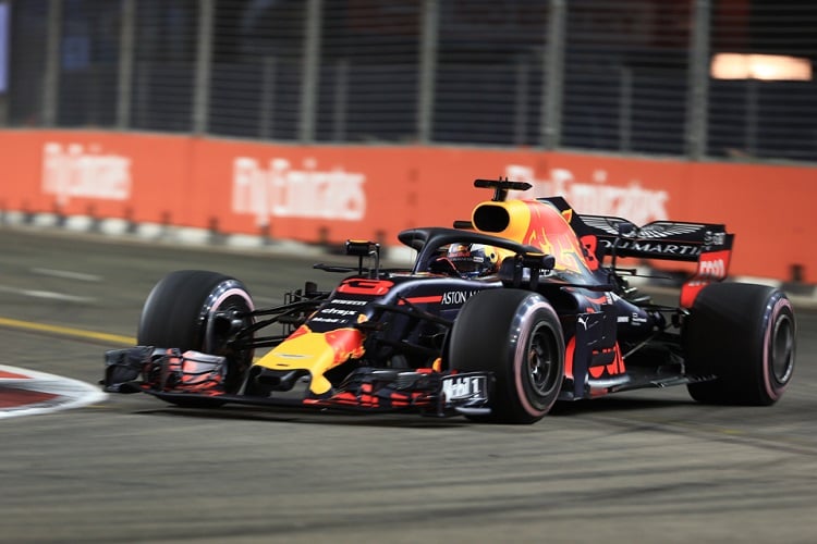 Daniel Ricciardo - Aston Martin Red Bull Racing - Marina Bay Street Circuit