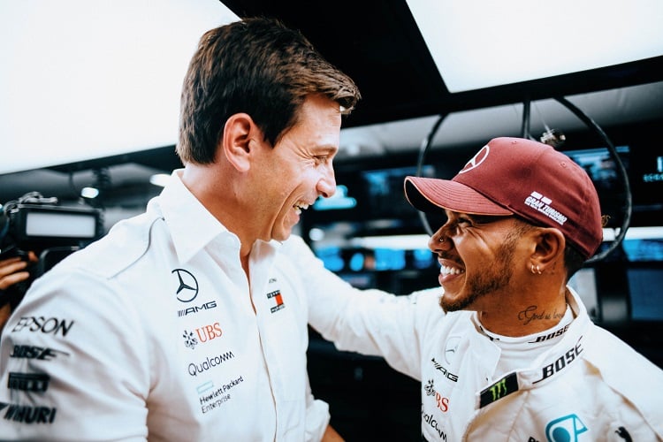 Toto Wolff & Lewis Hamilton - Mercedes AMG Petronas Motorsport - Marina Bay Street Circuit