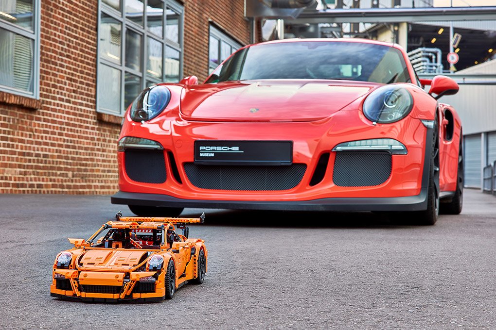 Amplify Long Suppose Final Porsche 911 GT3 RS LEGO Technic set 'rolls off' of the production  line - The Checkered Flag
