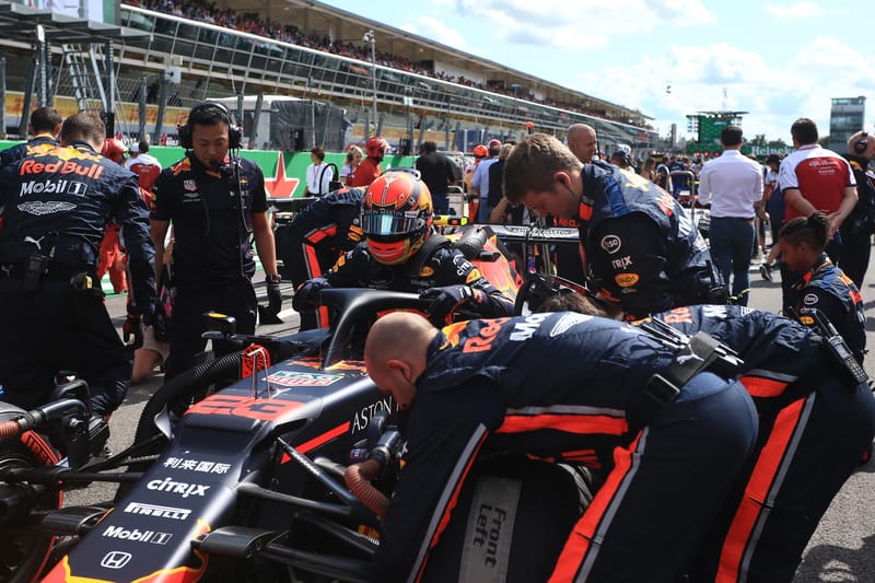 Alexander Albon - Aston Martin Red Bull Racing in the 2019 Formula 1 Italian Grand Prix - Autodromo Nazionale Monza - Grid