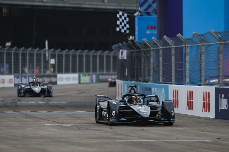 Vandoorne wins final race of Formula E season