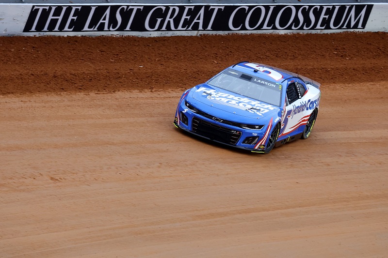 Kyle Larson wins Bristol Dirt Race pole after heats The Checkered Flag